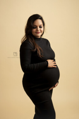 Poses for Indoor Maternity Session