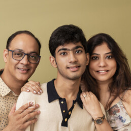 Family Photoshoot Poses, Family Photographer Delhi