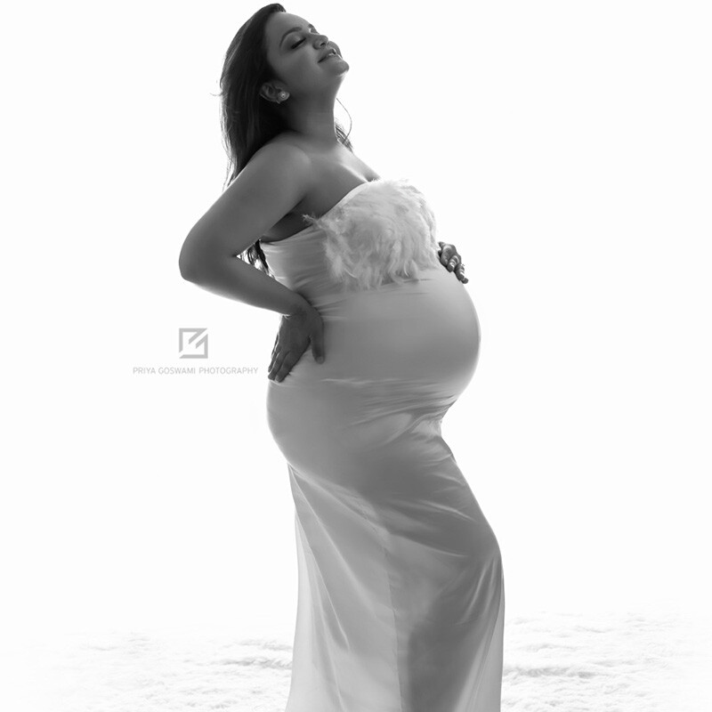 Maternity Photoshoot Posing Ideas